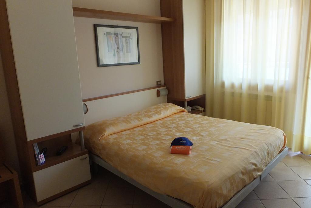 Hotel Nettuno Sottomarina Szoba fotó